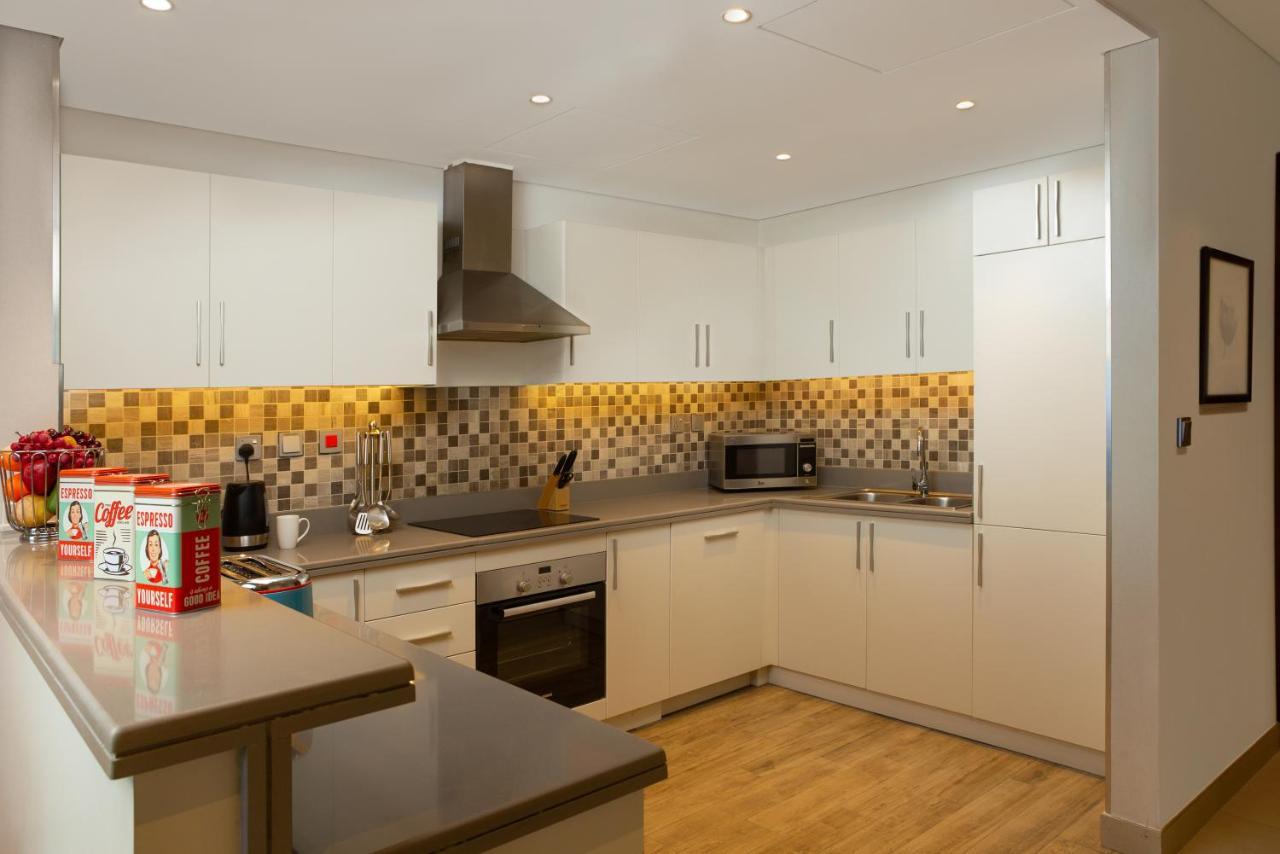 Retaj Baywalk Residence Доха Екстериор снимка