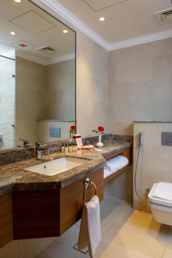Retaj Baywalk Residence Доха Екстериор снимка