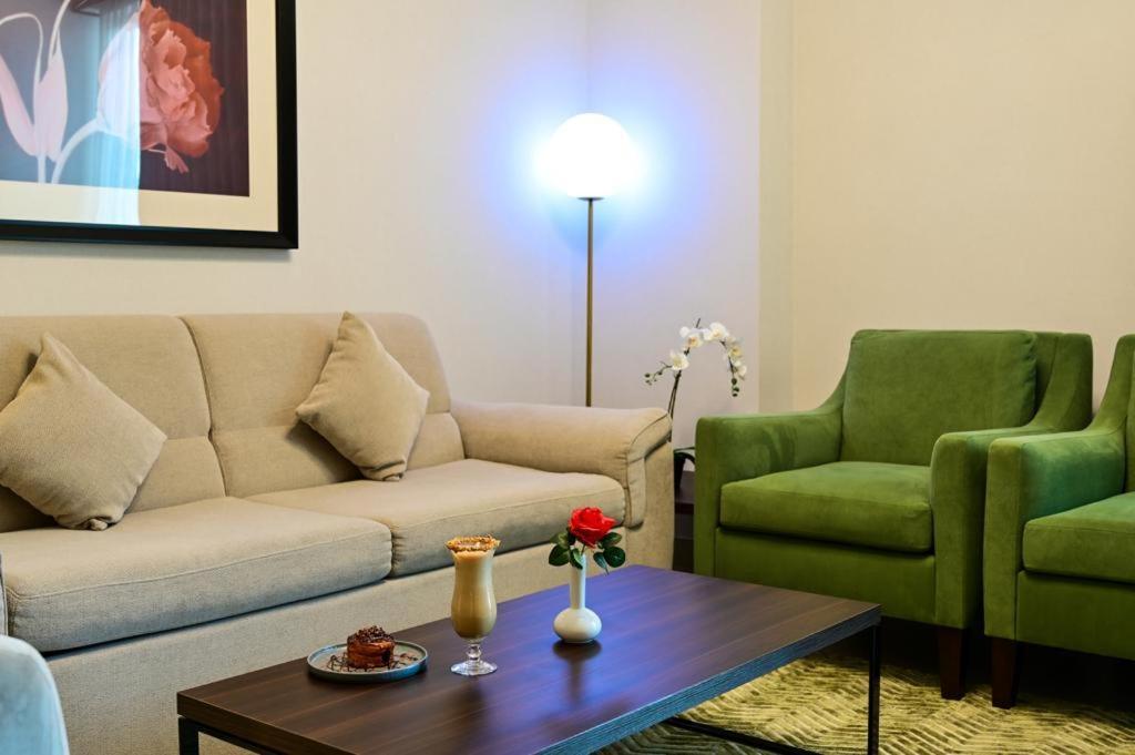 Retaj Baywalk Residence Доха Екстериор снимка