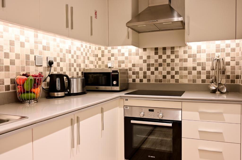 Retaj Baywalk Residence Доха Екстериор снимка