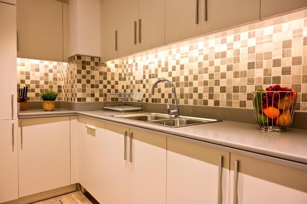 Retaj Baywalk Residence Доха Екстериор снимка